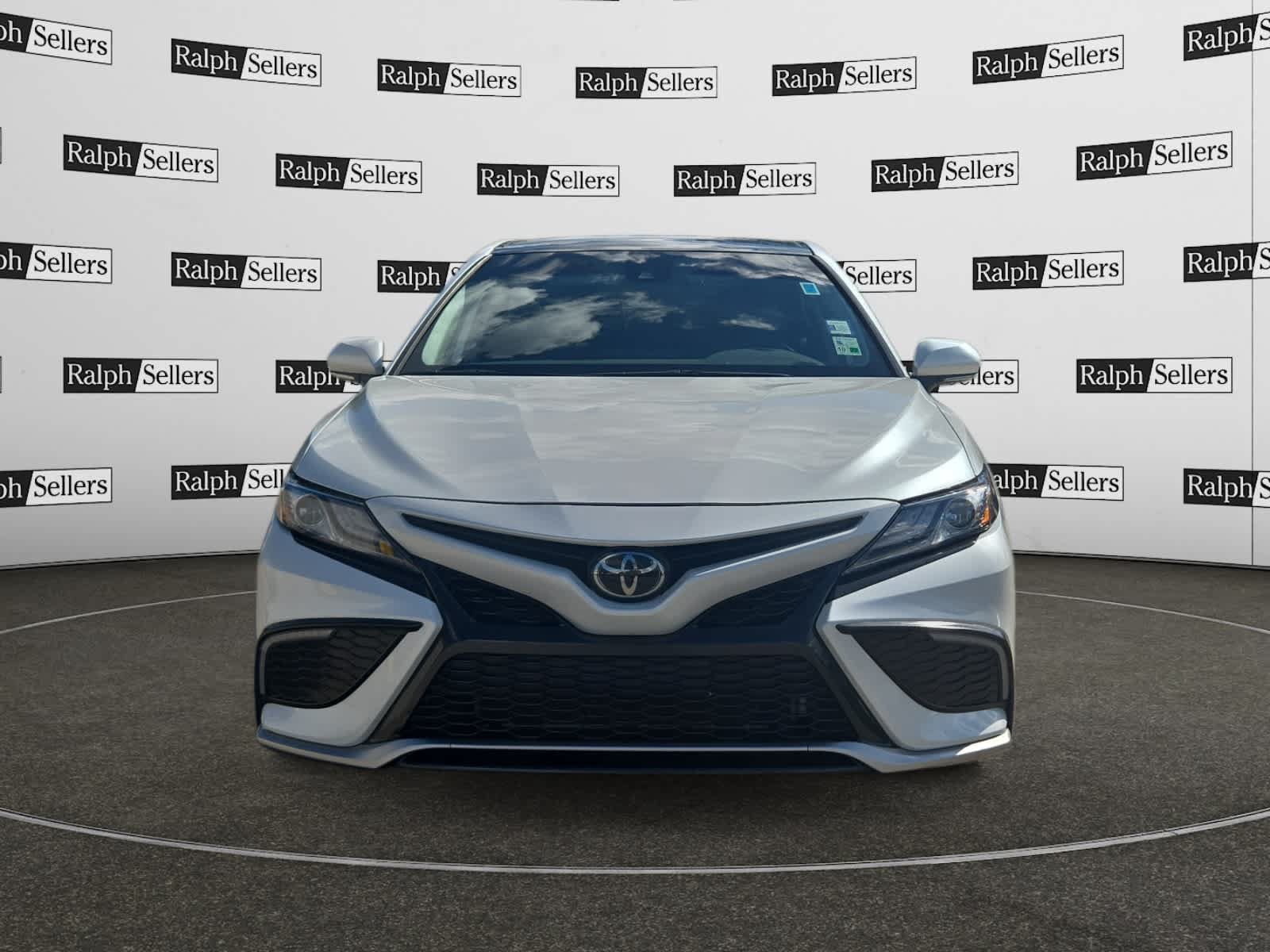 Used 2023 Toyota Camry XSE FWD image 8