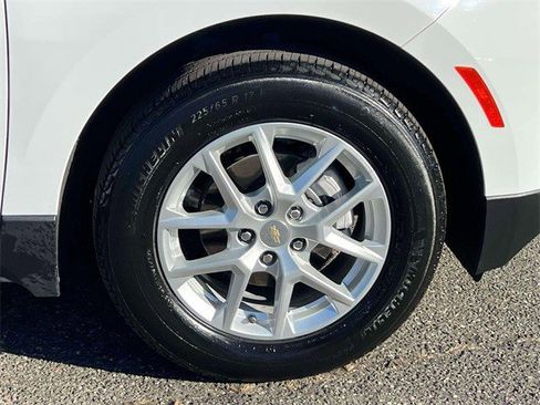 Certified 2023 Chevrolet Equinox LS w/ Driver Confidence II Package image 9