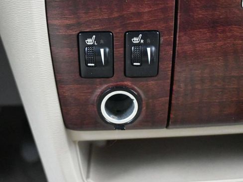 Used 2013 Toyota Sienna XLE FWD image 9