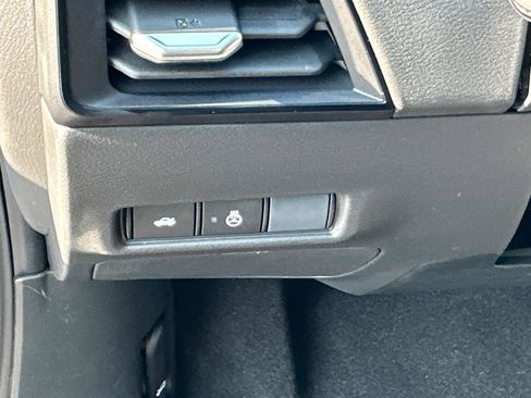 New 2026 Nissan Sentra SV w/ SV Convenience Package FWD image 21