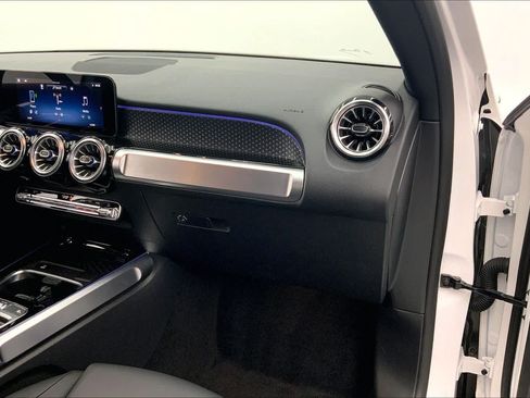 Used 2026 Mercedes-Benz GLB 250 image 27