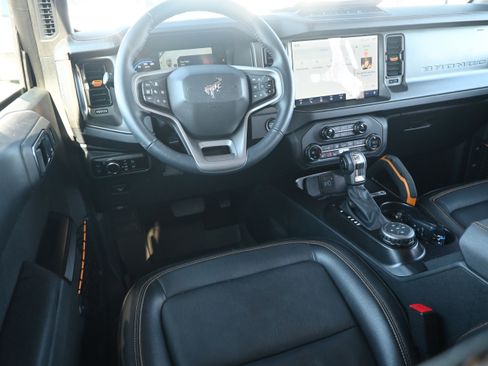 Used 2024 Ford Bronco Badlands image 15