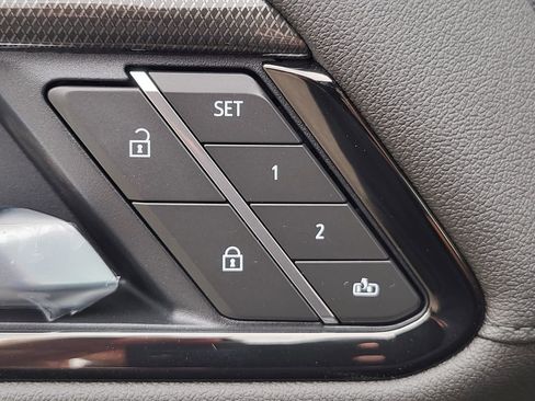 New 2025 GMC Sierra 3500 AT4 w/ Technology Package image 21