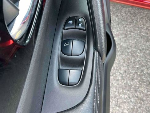 Used 2022 Nissan Rogue Sport SL image 14