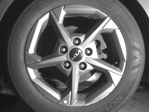 Used 2025 Kia K4 LXS image 14