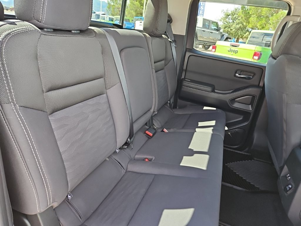 Used 2024 Nissan Frontier SV w/ SV Convenience Package RWD image 27