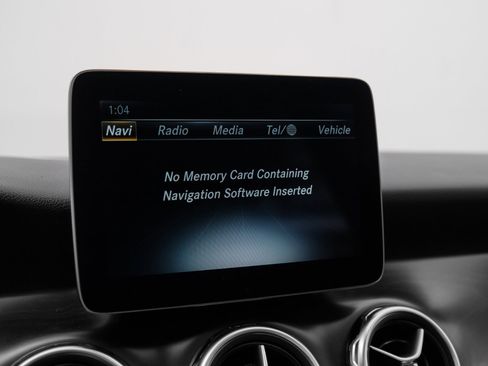 Used 2018 Mercedes-Benz GLA 250 4MATIC image 27