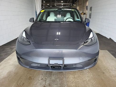 Used 2023 Tesla Model Y Long Range AWD/4WD image 2