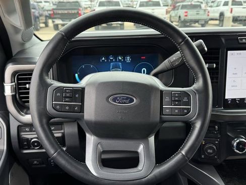 Used 2024 Ford F250 Lariat w/ Black Appearance Package image 13