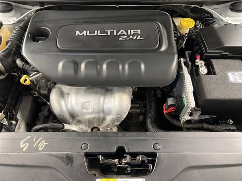 Used 2017 Chrysler 200 Limited Platinum image 29