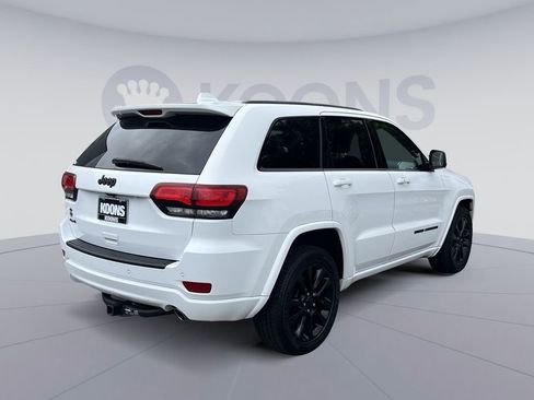 Used 2018 Jeep Grand Cherokee Altitude AWD/4WD image 7