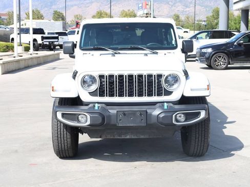Used 2024 Jeep Wrangler Unlimited Sahara AWD/4WD image 9