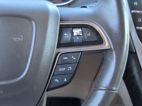 Used 2019 Lincoln Nautilus Reserve image 25