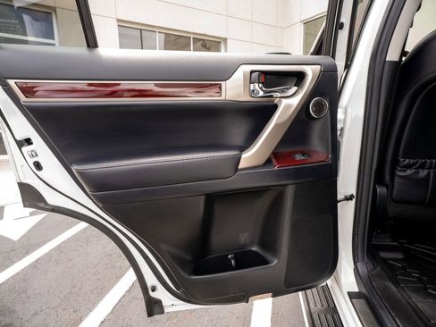Used 2018 Lexus GX 460 Luxury AWD/4WD image 43