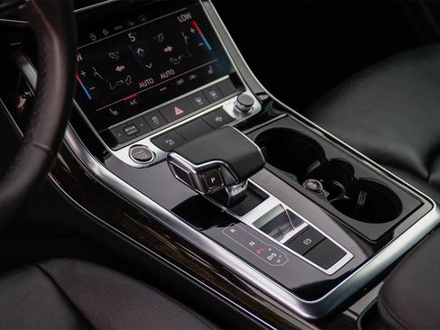 Used 2022 Audi Q7 Premium Plus w/ Premium Plus Package image 17