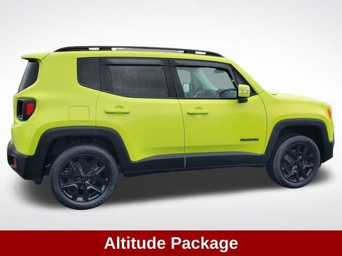 Used 2017 Jeep Renegade Altitude image 3
