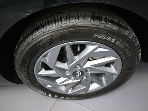 Certified 2024 Hyundai Elantra SEL FWD image 15