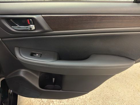 Used 2016 Subaru Legacy 3.6R Limited image 23