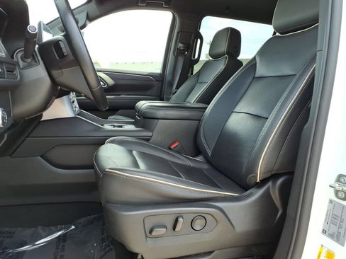 Used 2024 GMC Yukon XL SLT RWD image 22