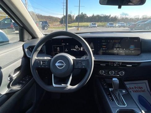 New 2025 Nissan Kicks SV FWD image 18