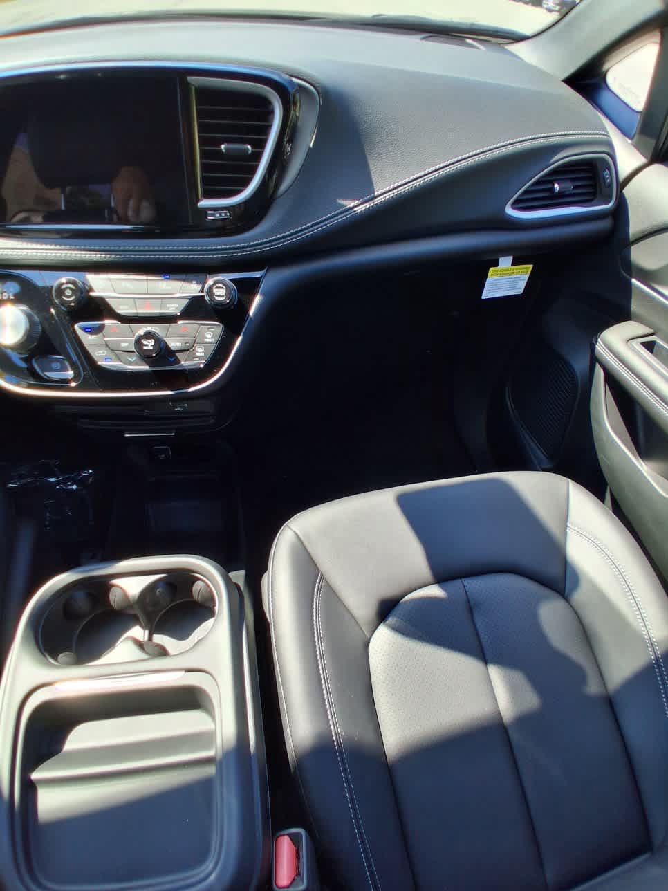 New 2027 Chrysler Pacifica Select AWD/4WD image 22