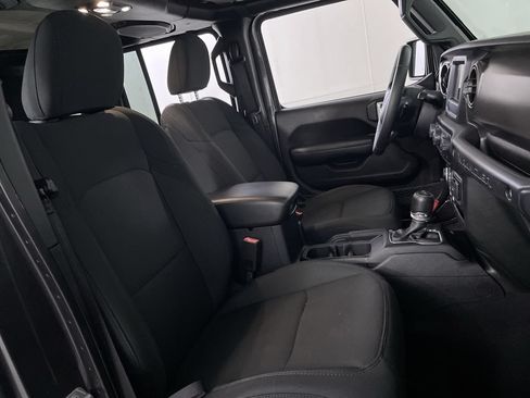 Used 2019 Jeep Wrangler Unlimited Sport S AWD/4WD image 23