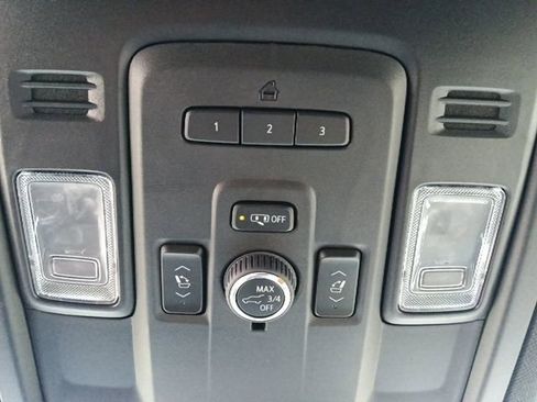 Used 2024 Chevrolet Tahoe Z71 w/ Luxury Package AWD/4WD image 25