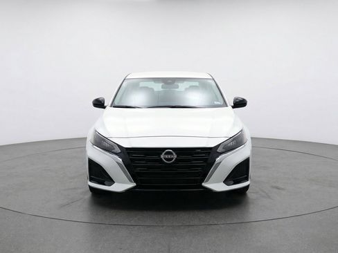 Used 2025 Nissan Altima 2.5 SV image 2