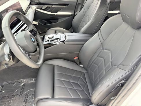 Used 2025 BMW 530i RWD image 20