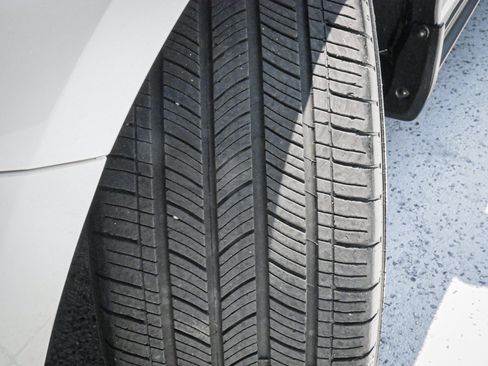 Certified 2023 Honda Accord EX image 12