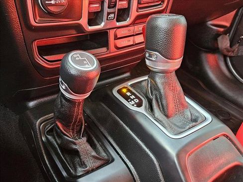 Used 2018 Jeep Wrangler Unlimited Sport S image 12