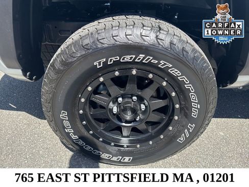 Used 2025 Toyota Tacoma TRD Off-Road w/ TRD Off Road Upgrade Package AWD/4WD image 31