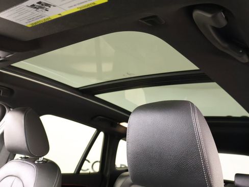 Used 2018 BMW X1 xDrive28i w/ Convenience Package image 16