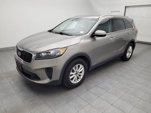 Used 2019 Kia Sorento AWD w/ LX Convenience Package image 2