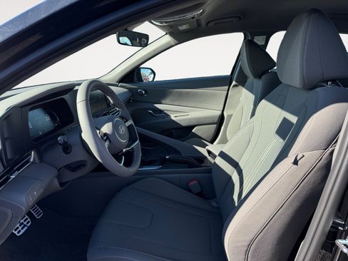New 2025 Hyundai Elantra Sport image 11