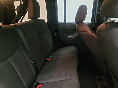 Used 2016 Jeep Wrangler Unlimited Sport w/ Connectivity Group image 19