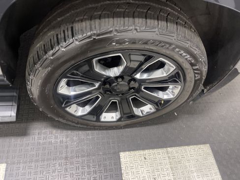 Used 2020 GMC Yukon Denali w/ Denali Ultimate Package image 27