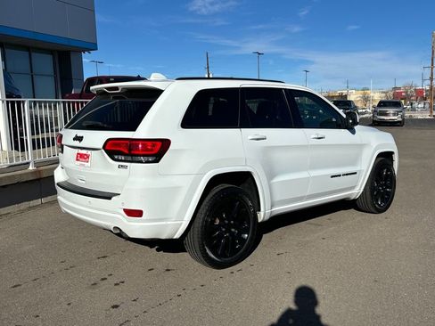 Used 2021 Jeep Grand Cherokee Laredo X image 5
