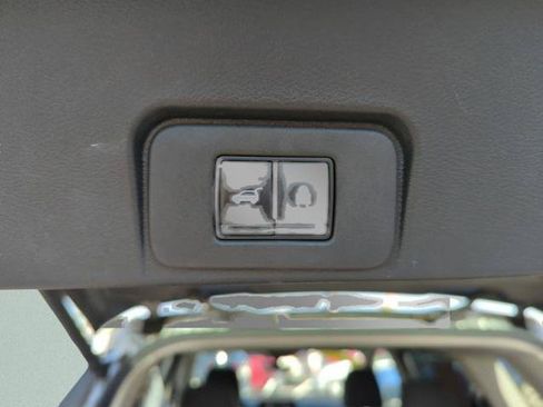Certified 2022 Nissan Rogue Platinum w/ Head-Up Display Package FWD image 18