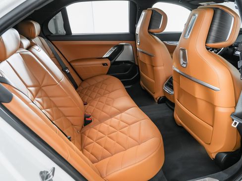 Used 2023 BMW 740i w/ Parking Assistance Package image 22