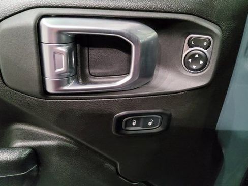 Used 2024 Jeep Wrangler Willys image 22