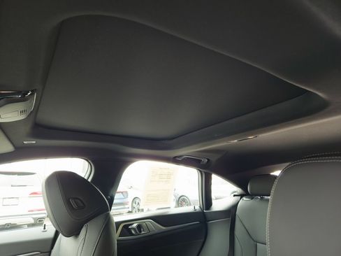 Used 2025 BMW i4 eDrive40 image 19