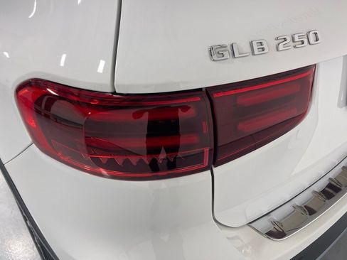 Used 2026 Mercedes-Benz GLB 250 4MATIC image 13