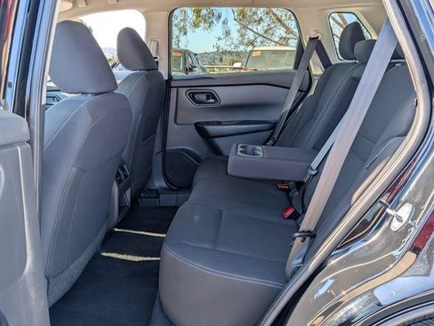 Used 2024 Nissan Rogue S FWD image 12
