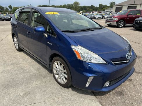 Used 2013 Toyota Prius V Five FWD image 3