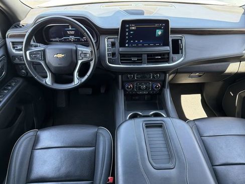 Used 2023 Chevrolet Suburban Premier AWD/4WD image 4