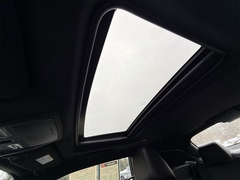 Used 2016 Dodge Challenger R/T Plus image 18