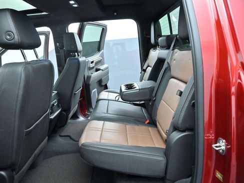 Used 2023 Chevrolet Silverado 1500 High Country w/ Technology Package AWD/4WD image 30