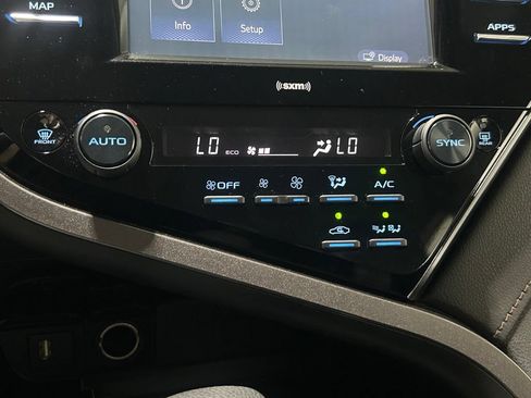 Used 2020 Toyota Camry LE FWD image 27