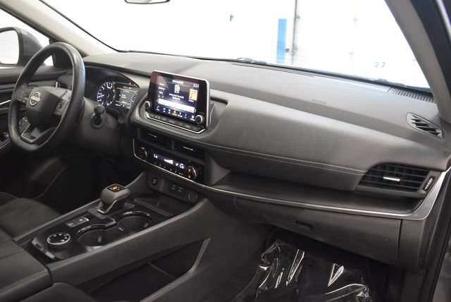 Used 2025 Nissan Rogue SV AWD/4WD image 18